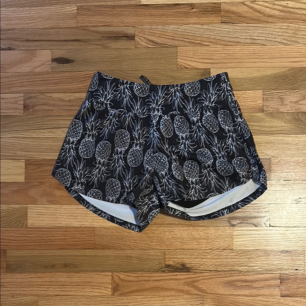 Stylish Black Pineapple Print Women's Shorts
